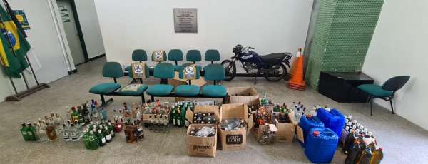 PC-CE desativa fábrica clandestina de bebidas alcoólicas em Fortaleza