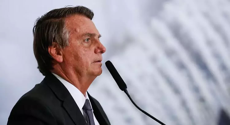 PF pede, mas TSE nega suspender pagamentos a canais de Jair Bolsonaro e filhos