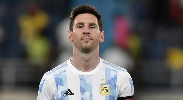 Messi fecha com o PSG por 2 anos com salário anual de R$ 214 milhões