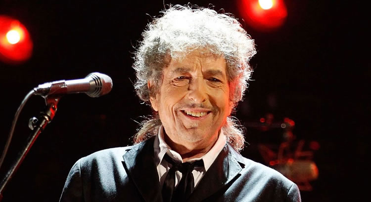 Bob Dylan é acusado de cometer abusos sexuais contra garota de 12 anos em 1965