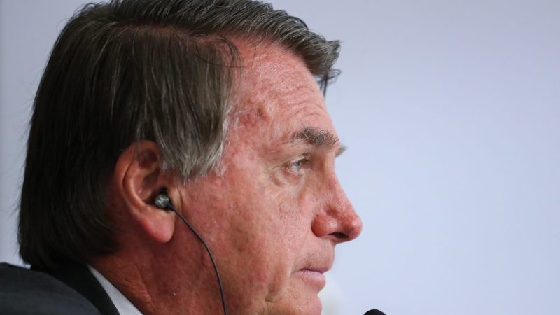 Bolsonaro rebate cobranças para continuar ataques contra STF: ‘Deixa acalmar’