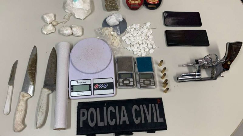 Polícia Civil prende cinco suspeitos e apreende armas e drogas em operação na Capital