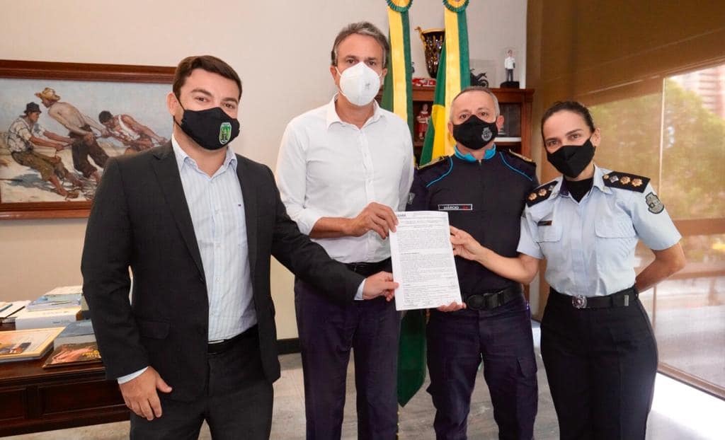 Governo do Ceará anuncia concurso da Polícia Militar para profissionais da saúde
