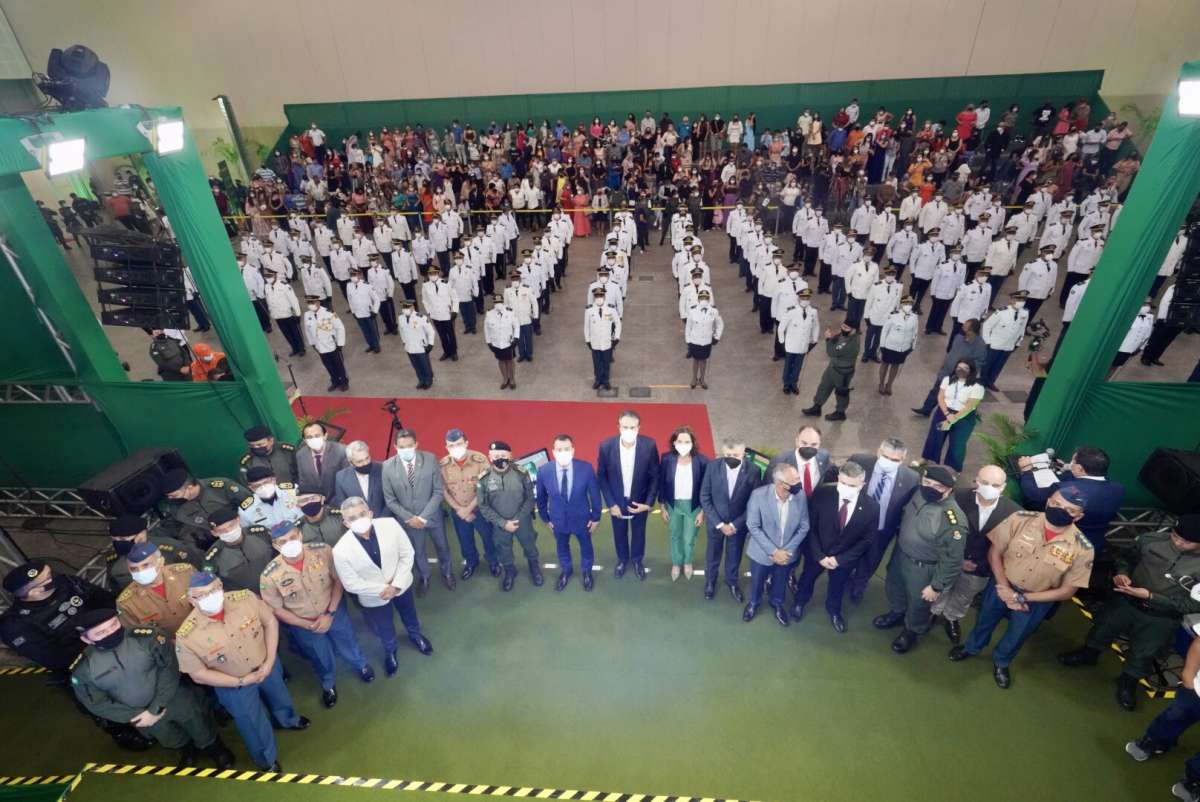 Governo do Ceará realiza a maior promoção de quadros administrativos da Polícia Militar e do Corpo de Bombeiros