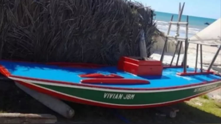 Jangada com 3 pescadores desaparece após sair da Praia de Quixaba