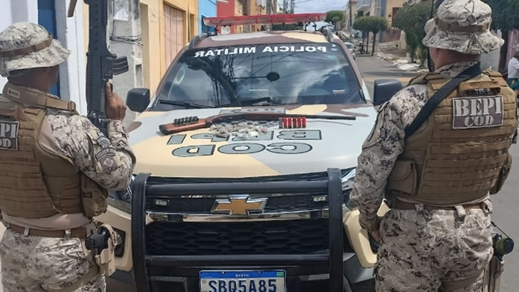 Comando de Operações de Divisas apreende escopeta e drogas em Ipaumirim