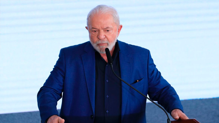 Lula conversa com Zelenskiy sobre guerra na Ucrânia