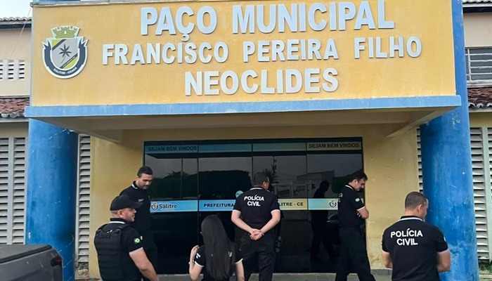 MPCE deflagra operação contra prefeito de Salitre, servidores e empresários por suspeita de crimes de corrupção e lavagem de dinheiro